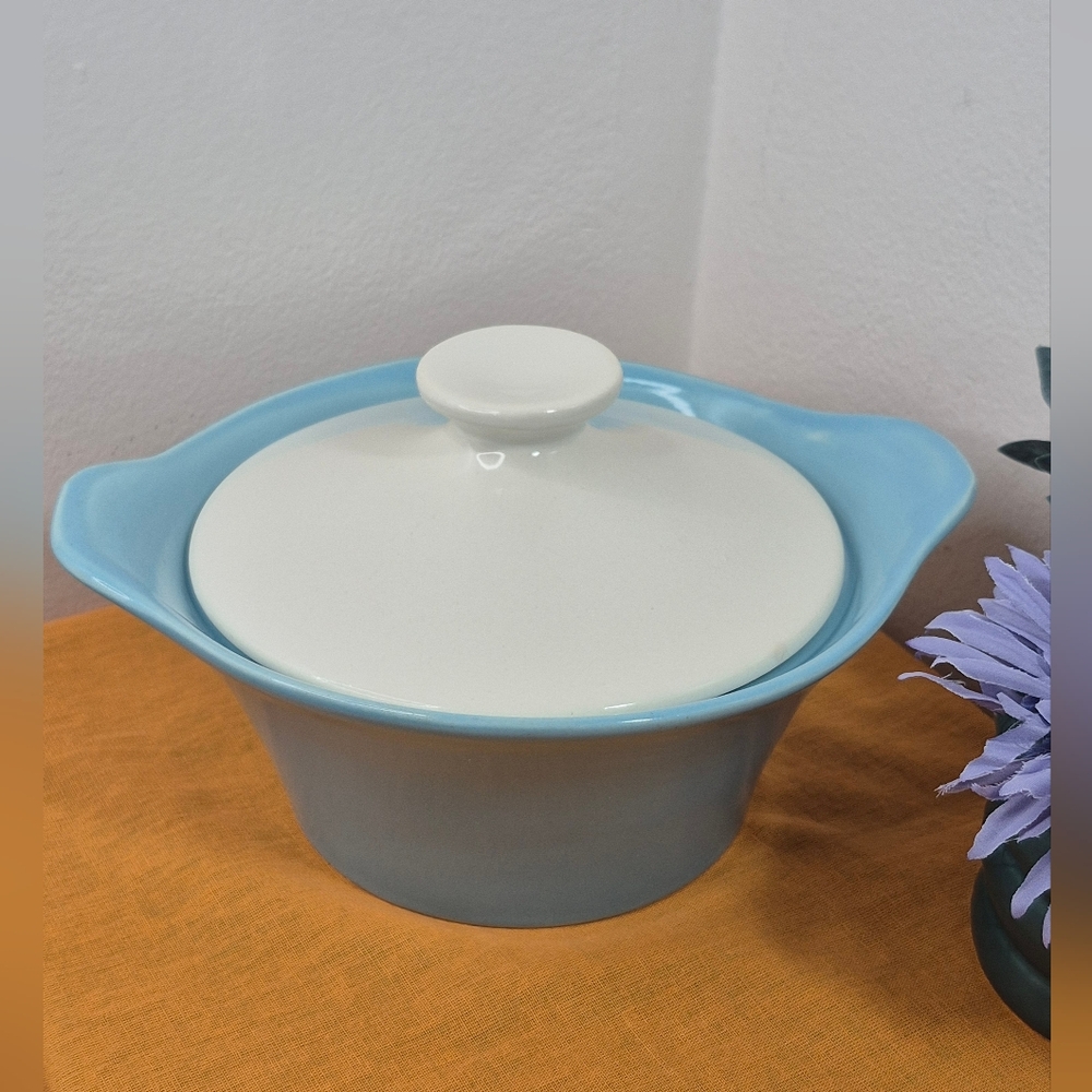 Cameron Clay Scandia Oven Proof Covered Casserole Dish Light Blue 1 qt MCM - Picture 2 of 12